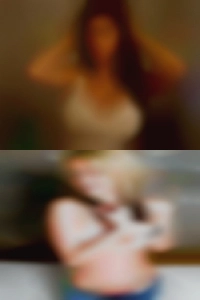 Chat and girls swinging friends labia first.